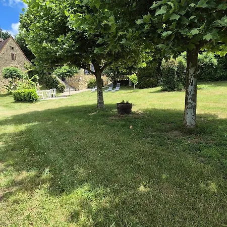 Les Platanes A بيت للعطل سارلا لا كانيدا