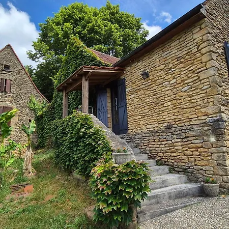 Les Platanes A بيت للعطل سارلا لا كانيدا